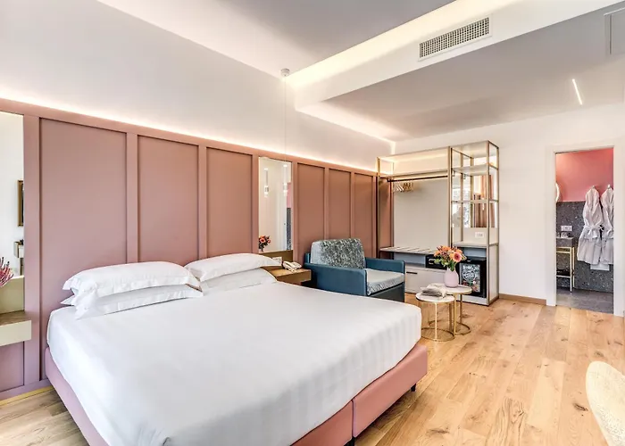 Отель Relais Trevi 95 Boutique (adults Only) 4*